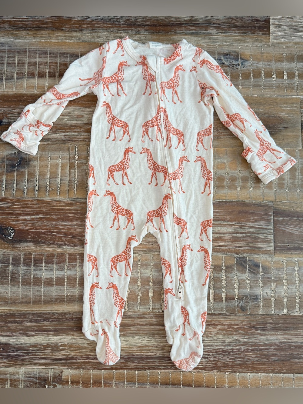 Kate Quinn Footie modal Sleeper 0-3M months baby giraffe 2 way zippy